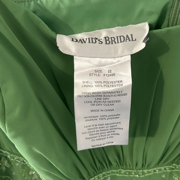 David’s Bridal Size 22 Formal Gown — Beautiful Emerald Green Like New Condition - Picture 6 of 8